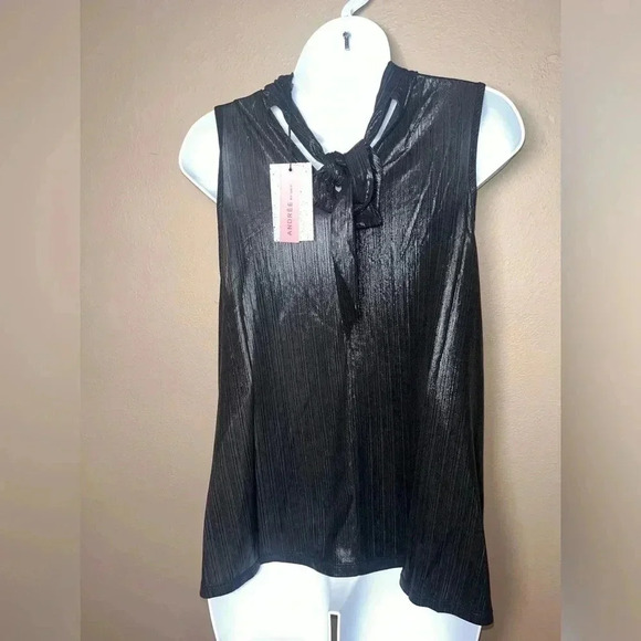 Andree by Unit Shining Star Blouse In Black - Picture 3 of 9